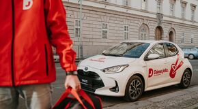 Dáme jídlo přidává do své flotily hybridní Yaris